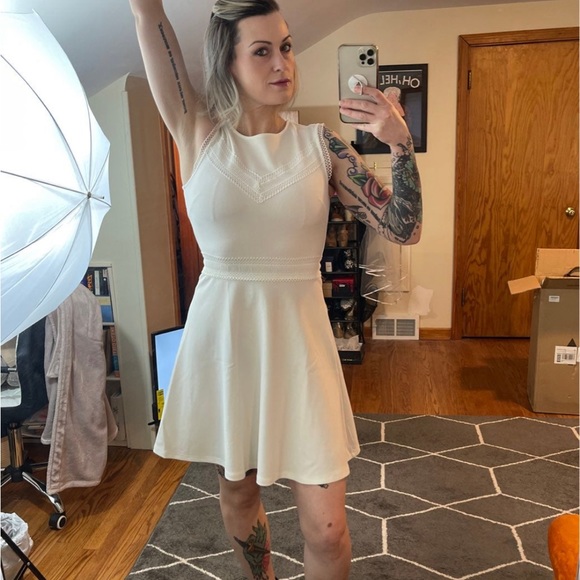 H&M White Dress BNWT Wms sz S Embroidery details - Picture 1 of 11